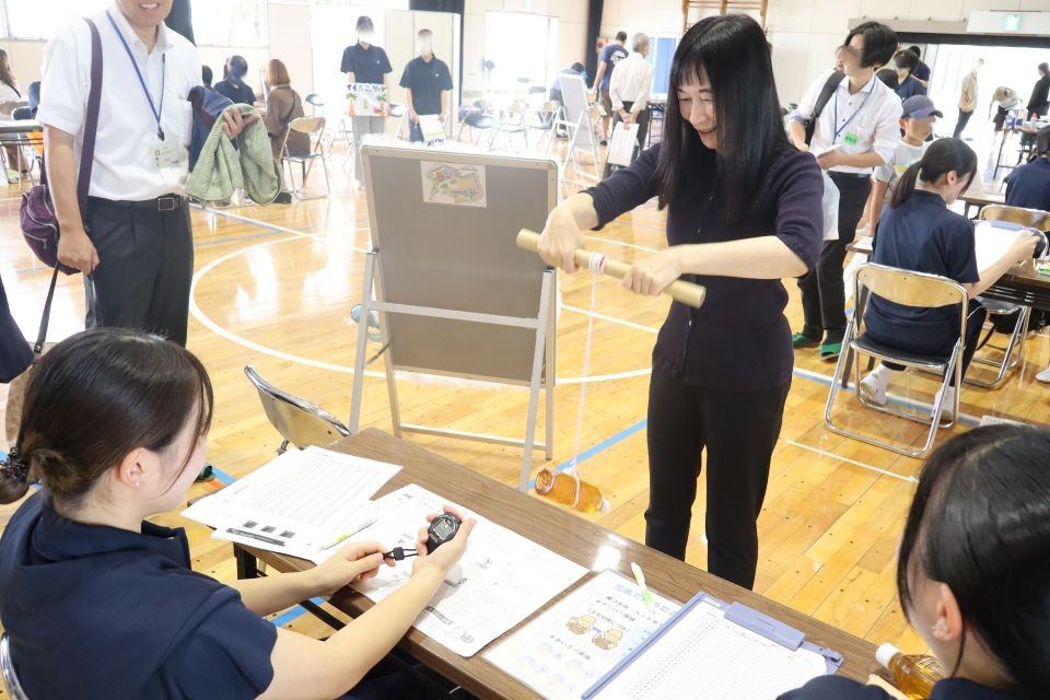 ペットボトルの巻き上げの写真