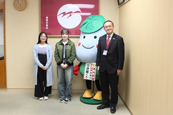 座談会記念撮影　石川さん松田さんさん