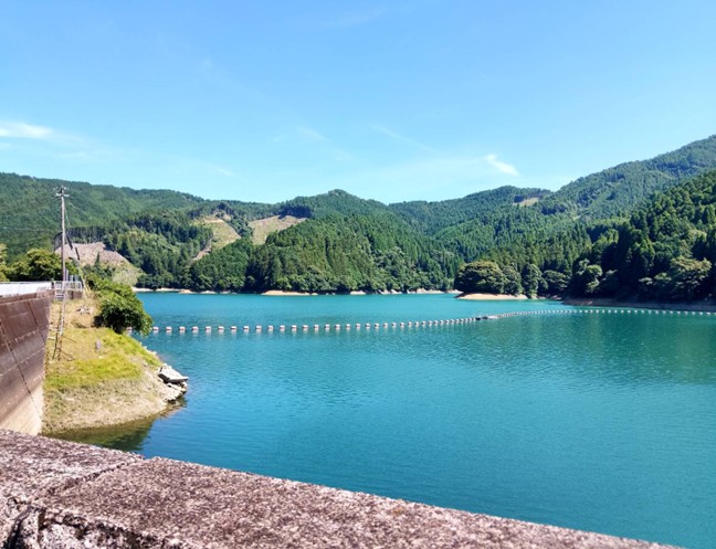 上秋月湖の湖面