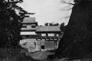 本丸裏御門・太鼓櫓の写真