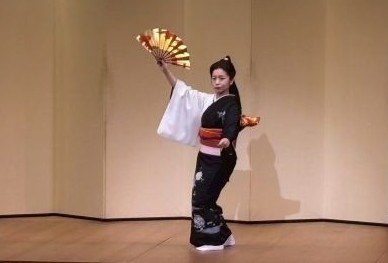 秋のおどりの写真3