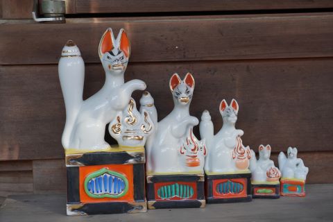 宇賀稲荷神社の狐の置物