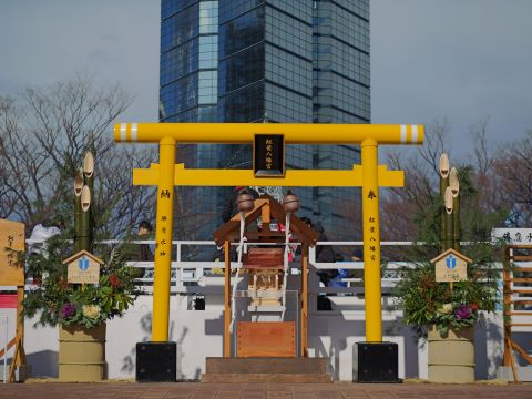 黄色い鳥居２