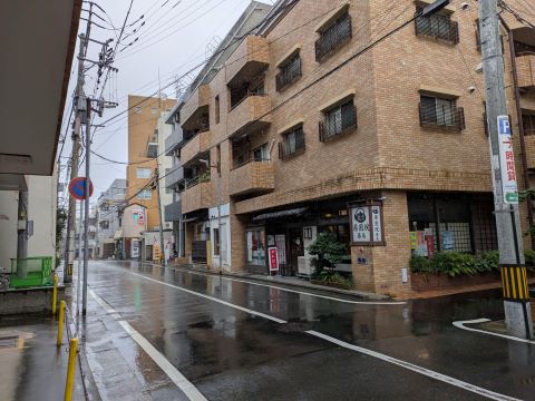 マンションメゾン西新は聚楽座