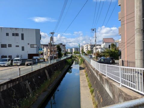 川