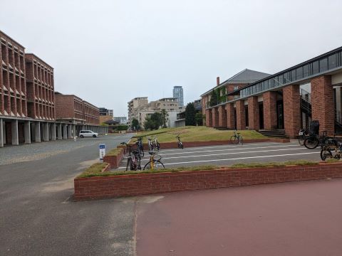 西南防塁駐車場