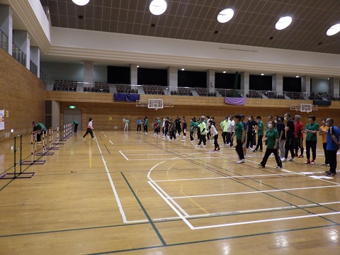 参加者がラダーゲッターをする写真