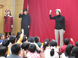 手遊びの様子
