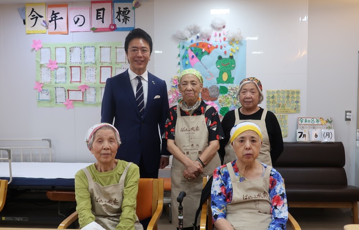 小規模ホームなごみの家での集合写真