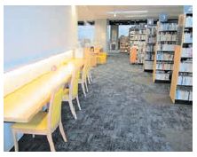 南図書館閲覧席写真