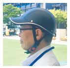 正しいヘルメットの着用写真