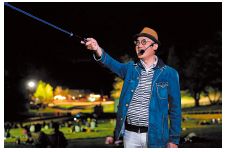 プラネタリウム解説者の星兄