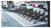 路上駐輪場の写真(公共の場所を有料で提供する場所です)