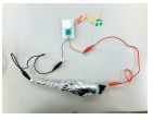 木炭電池を作り、電子オルゴールを鳴らす実験