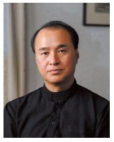 彫刻家の片山博詞さんの写真