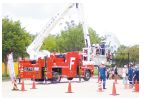 消防車、はしご車などの展示