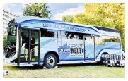 水素で走行し発電もできる燃料電池バス「Moving e(ムービング イー)」の写真