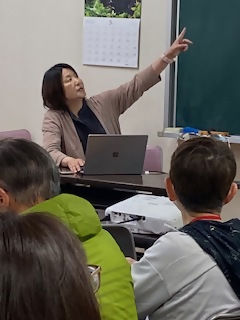 講師