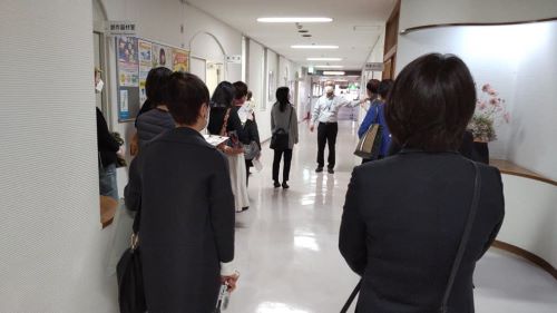 写真：見学の様子