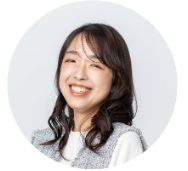 パネリストのほりおかなこさんの写真