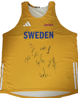 スウェーデンのサイン入りTシャツ