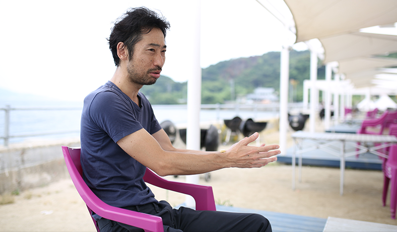 画像：西尾さんのインタビューの様子