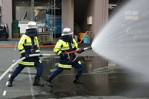 噴霧放水している画像