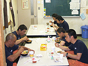 夕食中の写真