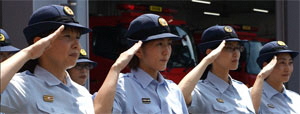 女性職員整列
