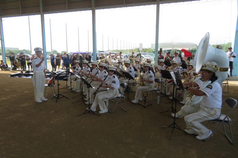 雁の巣レクリエーションセンターで演奏する福岡市消防音楽隊の写真
