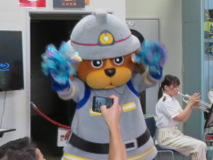 踊るファイ太くんの写真